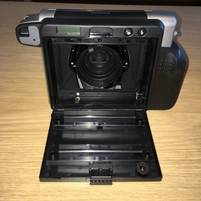 دوربین عکاسی چاپ سریع فوجی فیلم مدل Instax wide 300